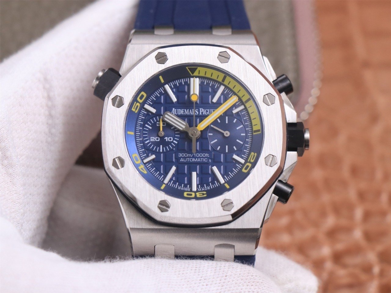 4d39d6_00d5ddb2f8bc473393429af068f5c568mv2.jpg Audemars Piguet Royal Oak Offshore Diver Chronograph 26703ST.OOO 1:1 Superclone - Image 1