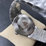 1:1 Super Clone Vacheron Constantin Overseas Black Dial and Steel Bracelet - Image 2